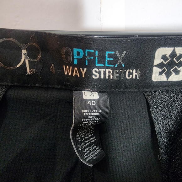 OPFLEX Men's 4 Way Stretch Black Casual Shorts Size 40 - Picture 3 of 4